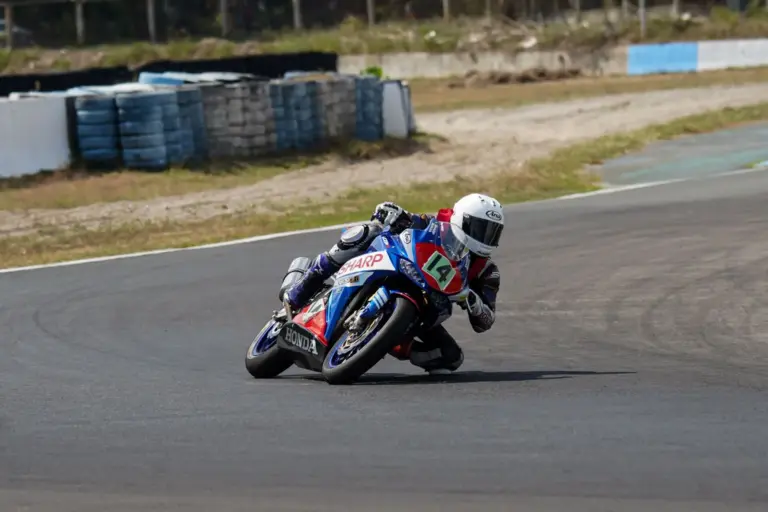 Bezzecchi, operado con éxito de la clavícula, apunta a Silverstone