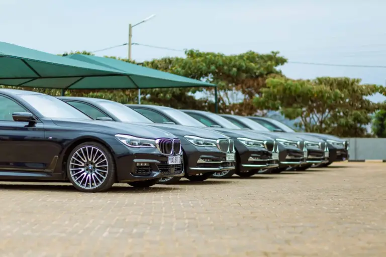 BMW llama a revisión  en EE.UU. a 30.000 híbridos enchufables por riesgo de incendio: «no aparques cerca de casa hasta que se repare»