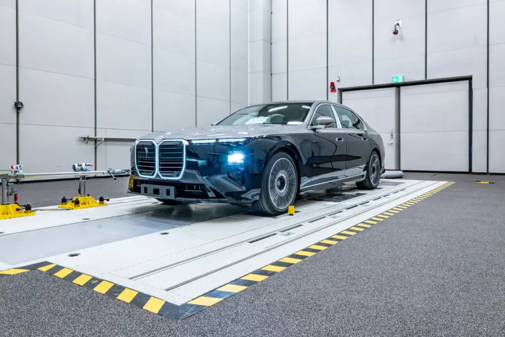 El renovado BMW Serie 7 inicia su producción en Dingolfing 1 Motor16 El renovado BMW Serie 7 inicia su producción en Dingolfing