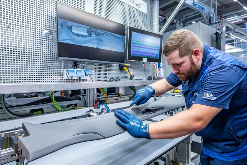 El renovado BMW Serie 7 inicia su producción en Dingolfing 3 Motor16 El renovado BMW Serie 7 inicia su producción en Dingolfing