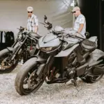 BMW Vision K18: el prototipo de 1.800 cc que ruge como un avión militar en Goodwood