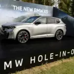 El nuevo X5 M60e xDrive, premio al hoyo en uno en el BMW International Open 2026 de golf