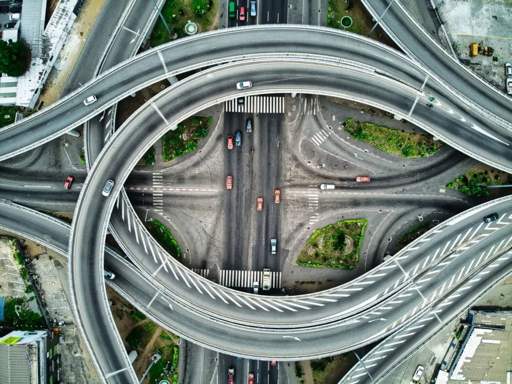 El nuevo Reglamento General de Circulación entra en vigor el 1 de octubre: las multas que cambian 1 Motor16 carreteras digitalizadas conducción autónoma