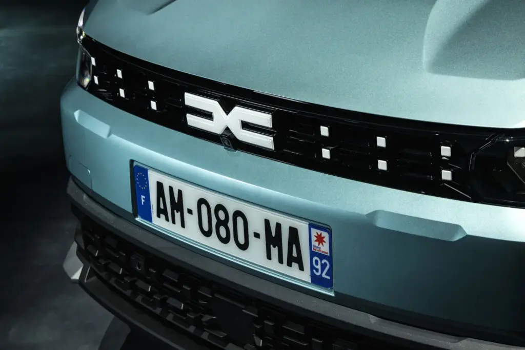 Toma de contacto con el Dacia Striker: tres coches en uno 60 Motor16 dacia Striker contacto estatico 2 Motor16