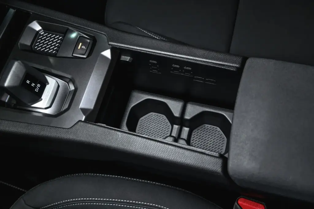 Toma de contacto con el Dacia Striker: tres coches en uno 39 Motor16 dacia Striker contacto estatico 23 Motor16