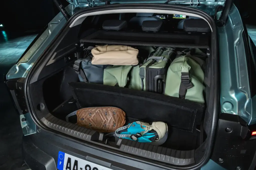 Toma de contacto con el Dacia Striker: tres coches en uno 30 Motor16 dacia Striker contacto estatico 35 Motor16