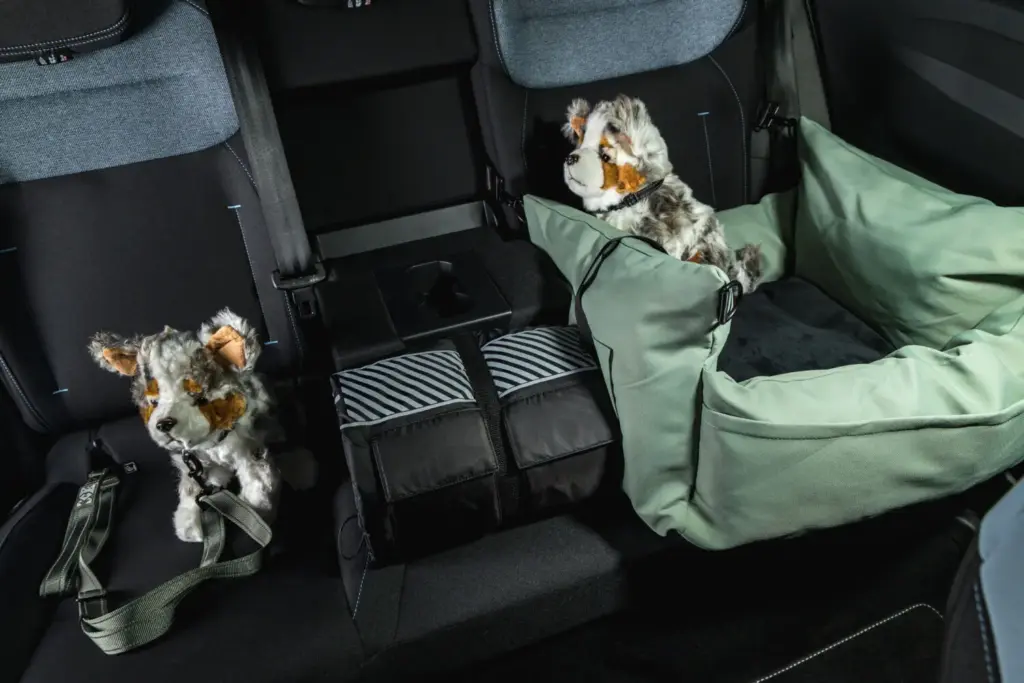 Toma de contacto con el Dacia Striker: tres coches en uno 27 Motor16 dacia Striker contacto estatico 38 Motor16