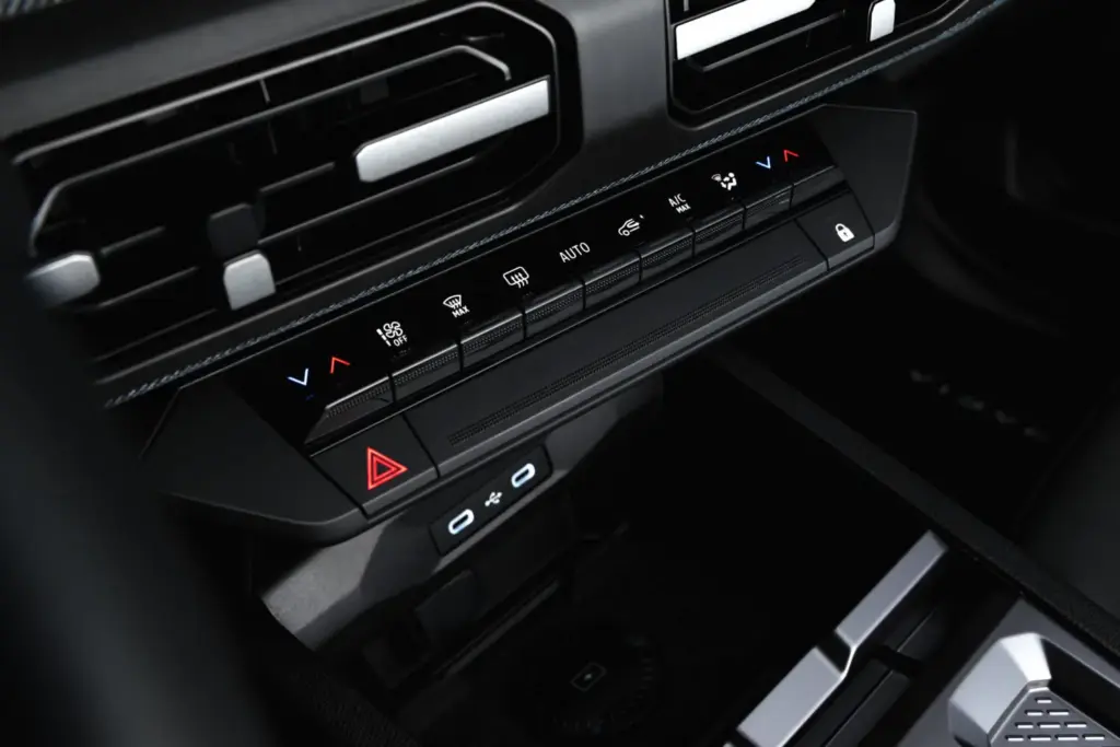Toma de contacto con el Dacia Striker: tres coches en uno 26 Motor16 dacia Striker contacto estatico 39 Motor16