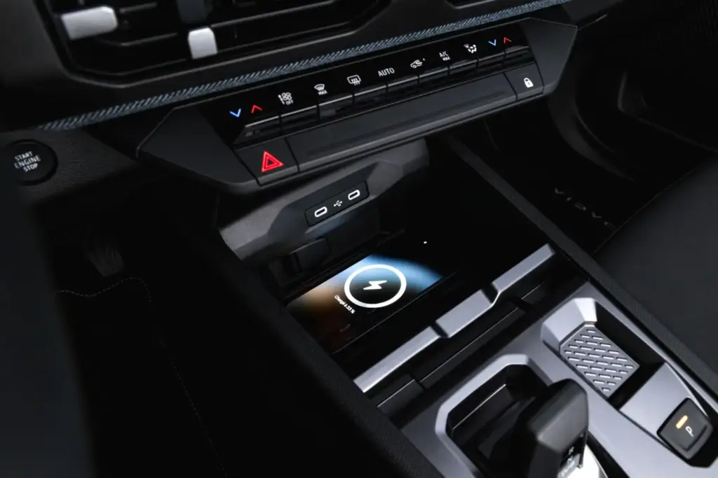 Toma de contacto con el Dacia Striker: tres coches en uno 25 Motor16 dacia Striker contacto estatico 40 Motor16