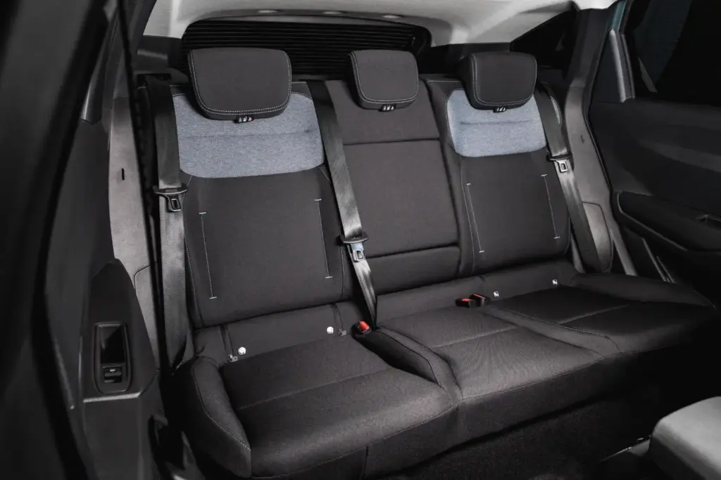 Toma de contacto con el Dacia Striker: tres coches en uno 22 Motor16 dacia Striker contacto estatico 44 Motor16