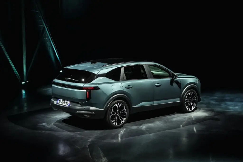 Toma de contacto con el Dacia Striker: tres coches en uno 12 Motor16 dacia Striker contacto estatico 54 Motor16