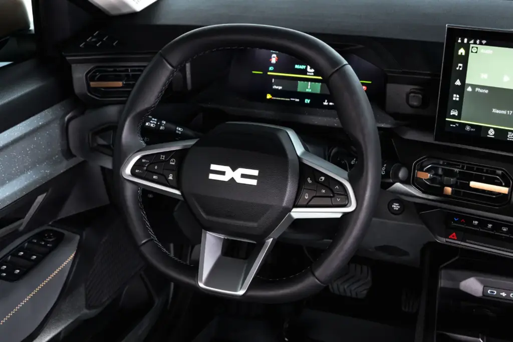 Toma de contacto con el Dacia Striker: tres coches en uno 98 Motor16 dacia striker 13 Motor16