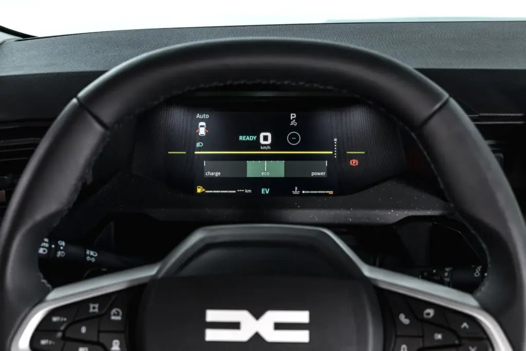 Toma de contacto con el Dacia Striker: tres coches en uno 8 Motor16 dacia striker 14 Motor16