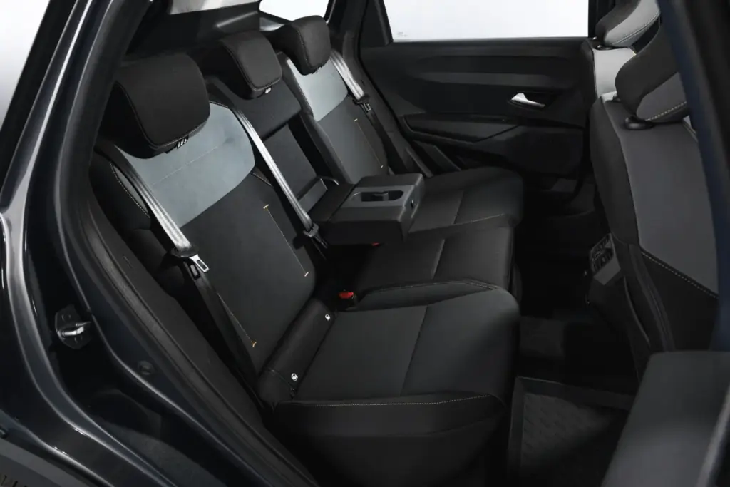 Toma de contacto con el Dacia Striker: tres coches en uno 92 Motor16 dacia striker 20 Motor16