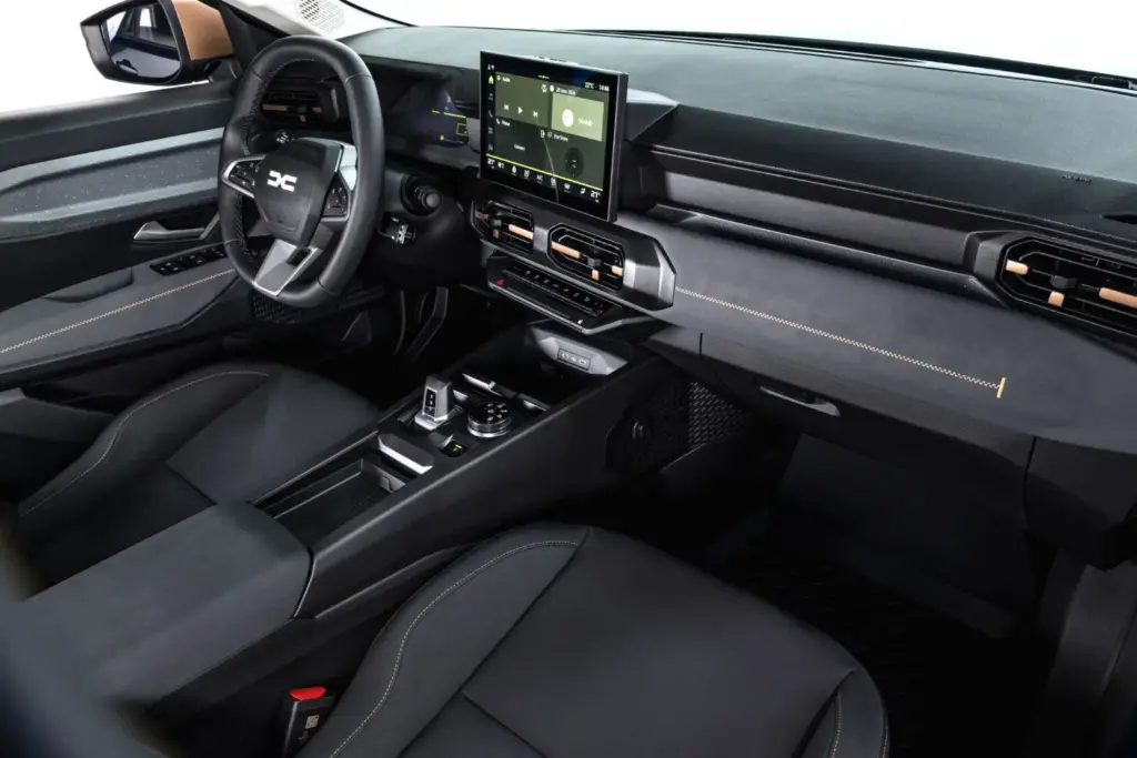 Toma de contacto con el Dacia Striker: tres coches en uno 3 Motor16 dacia striker 21 Motor16