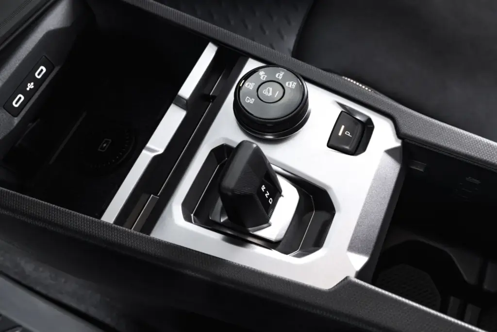 Toma de contacto con el Dacia Striker: tres coches en uno 89 Motor16 dacia striker 23 Motor16