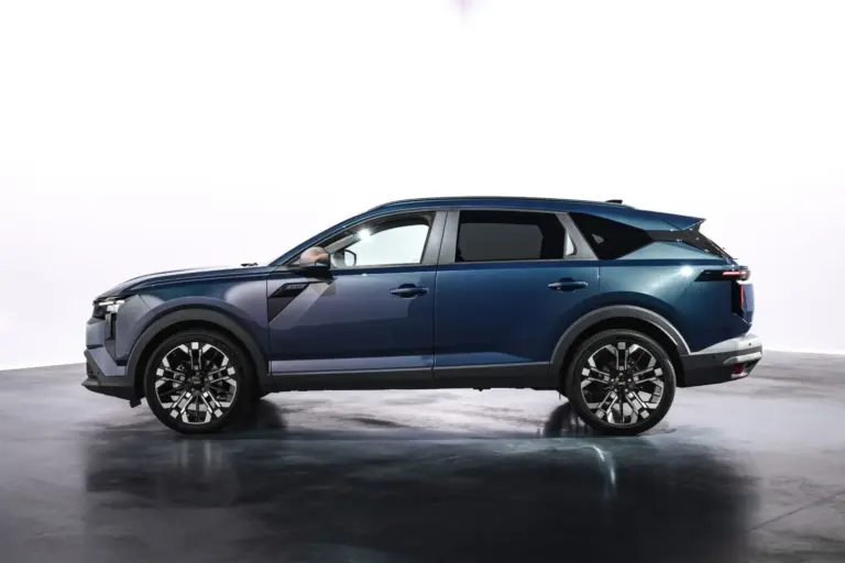 Toma de contacto con el Dacia Striker: tres coches en uno