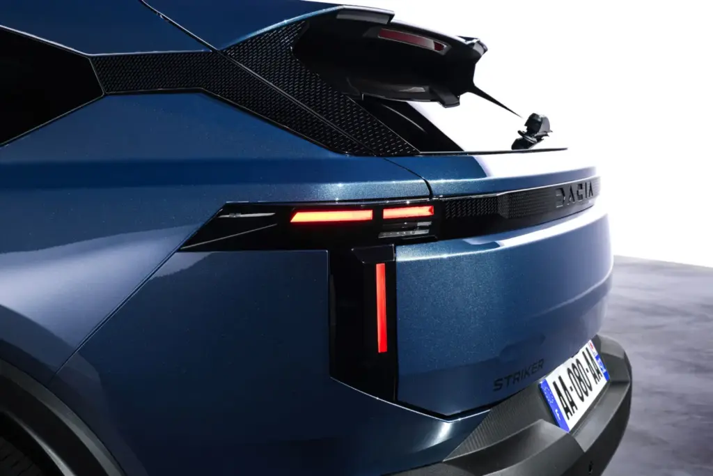 Toma de contacto con el Dacia Striker: tres coches en uno 103 Motor16 dacia striker 8 Motor16