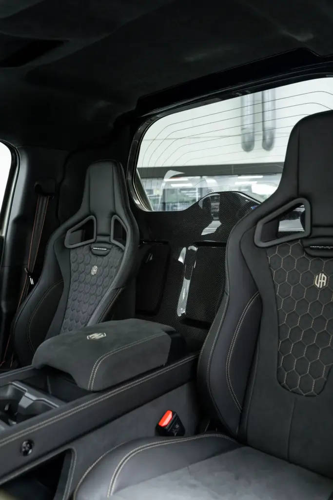 defender Avontur urban automotive octa 16 Motor16