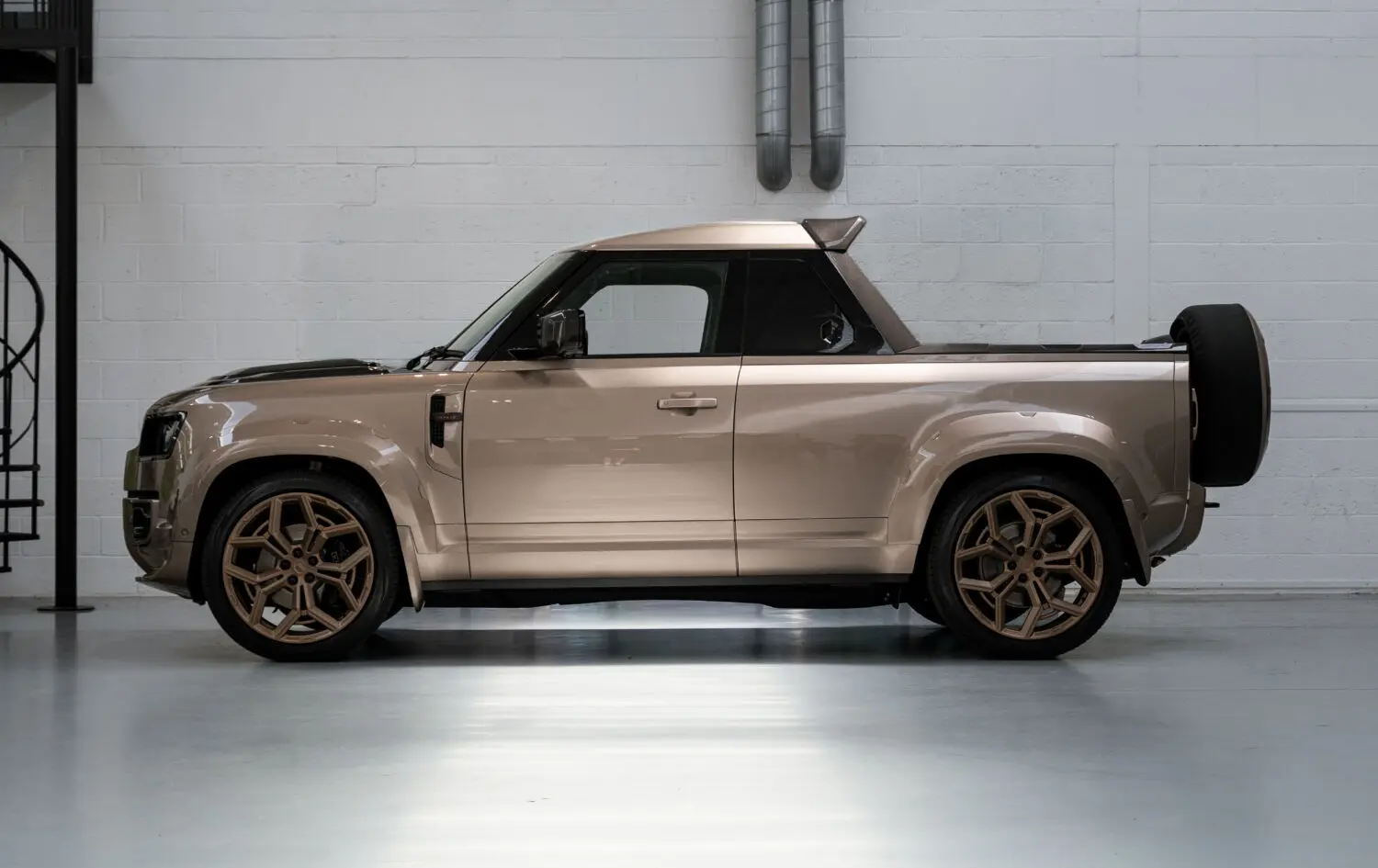 Este Defender pick up deportivo es la última locura de Urban Automotive para Goodwood 2026
