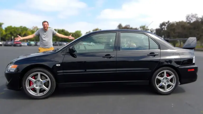 Doug DeMuro descubre un Mitsubishi Lancer Evo VIII con solo 960 millas: joya de colección