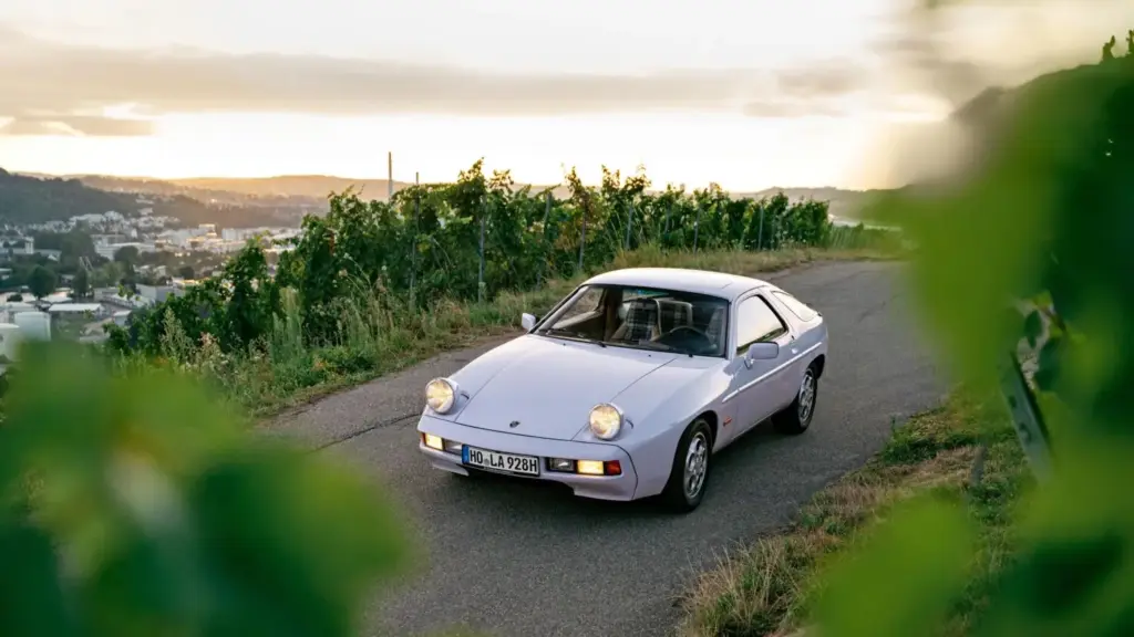 La historia de los faros abatibles en los Porsche transaxle... y la prehistoria 1 Motor16 La historia de los faros abatibles en los Porsche transaxle