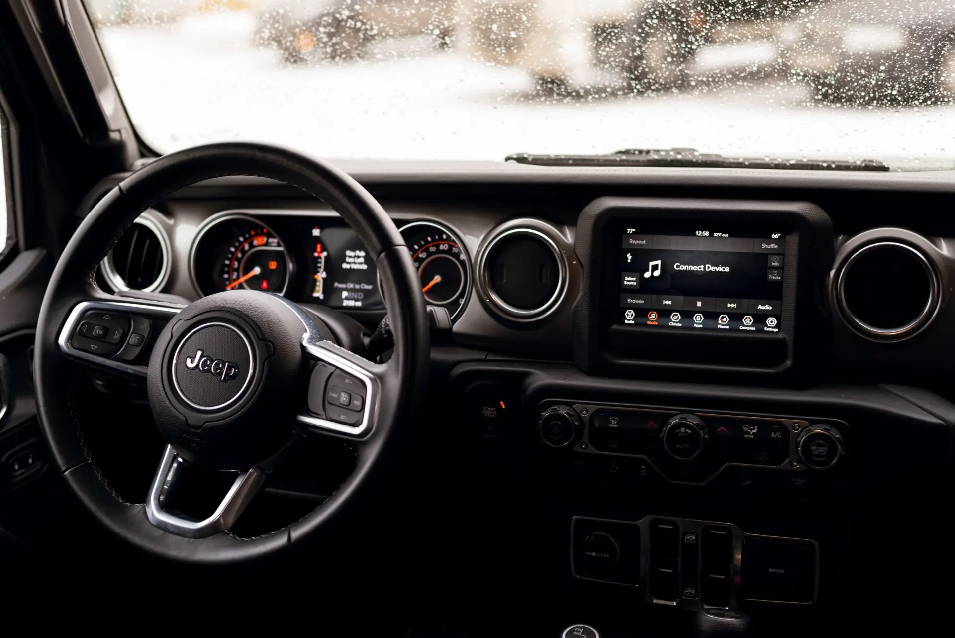 Fiat Grizzly interior pantalla