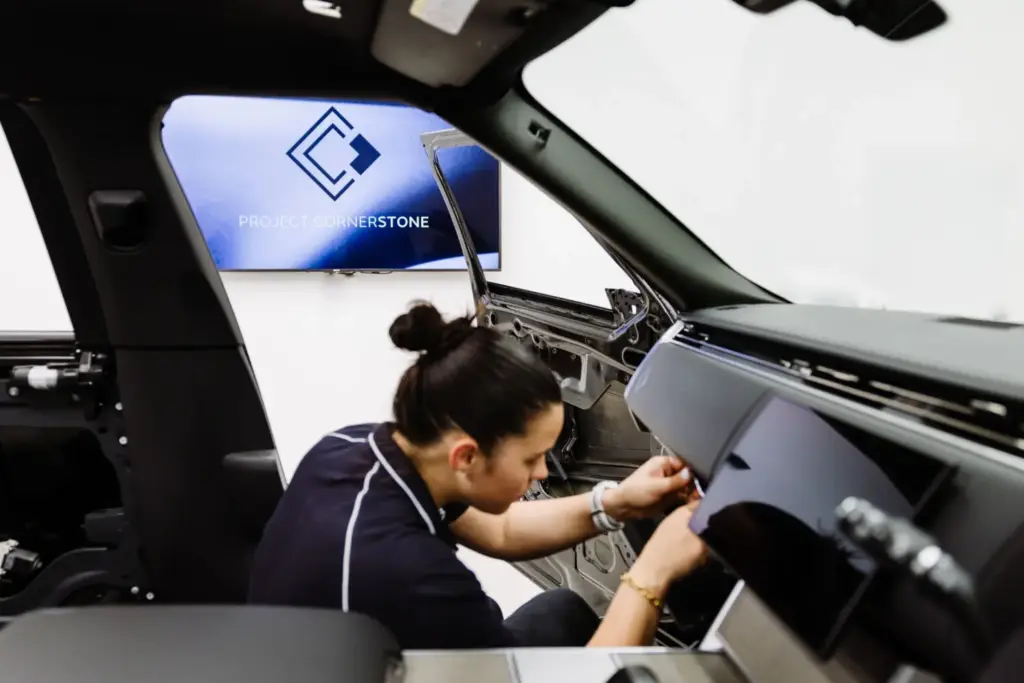 El prototipo JLR Cornerstone aplica la economía circular al automóvil