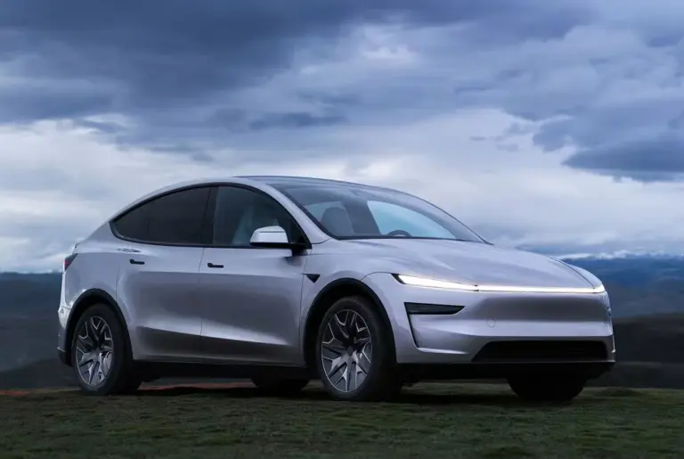 Tesla Model Y L: el SUV eléctrico de batalla larga que alcanza 523 km y acelera de 0 a 97 en 4,4 segundos