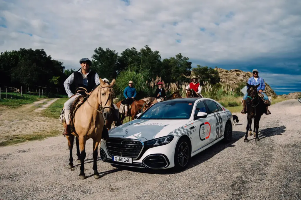 La vuelta al mundo del nuevo Mercedes-Benz Clase S: 50.000 km, seis continentes y 140 paradas para celebrar 140 años de historia 6 Motor16 mercedes benz 140 anos gira13 Motor16