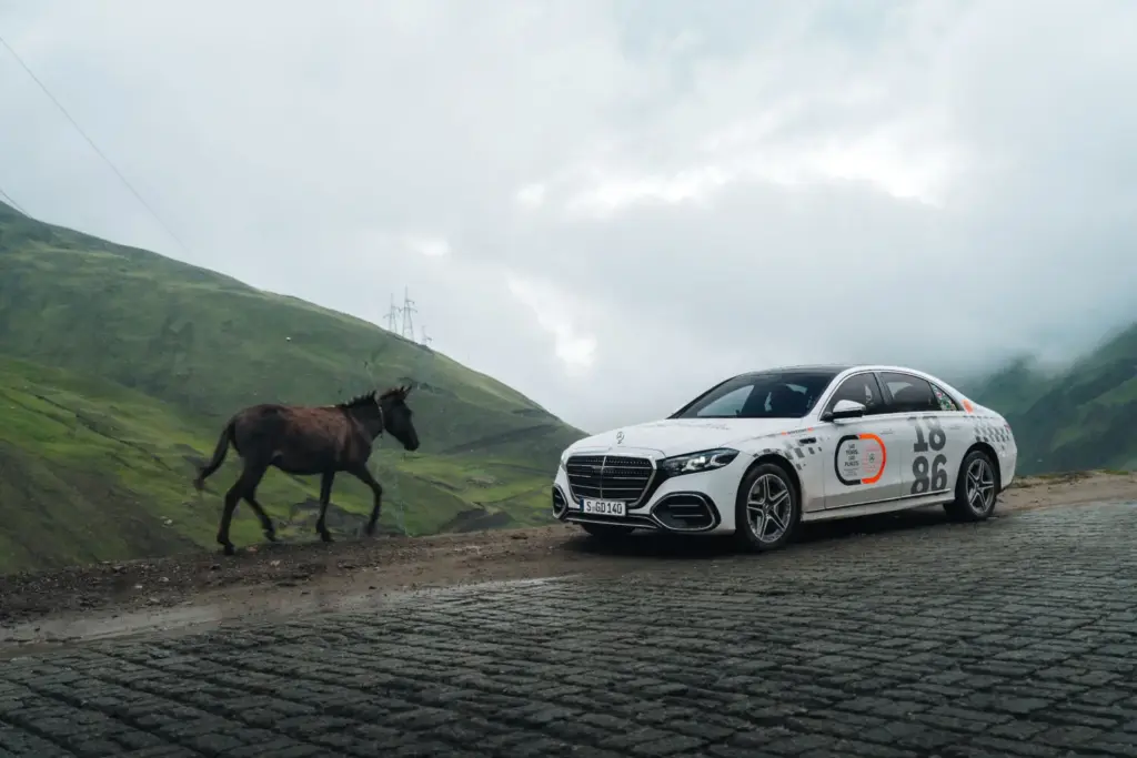 La vuelta al mundo del nuevo Mercedes-Benz Clase S: 50.000 km, seis continentes y 140 paradas para celebrar 140 años de historia 18 Motor16 mercedes benz 140 anos gira52 Motor16