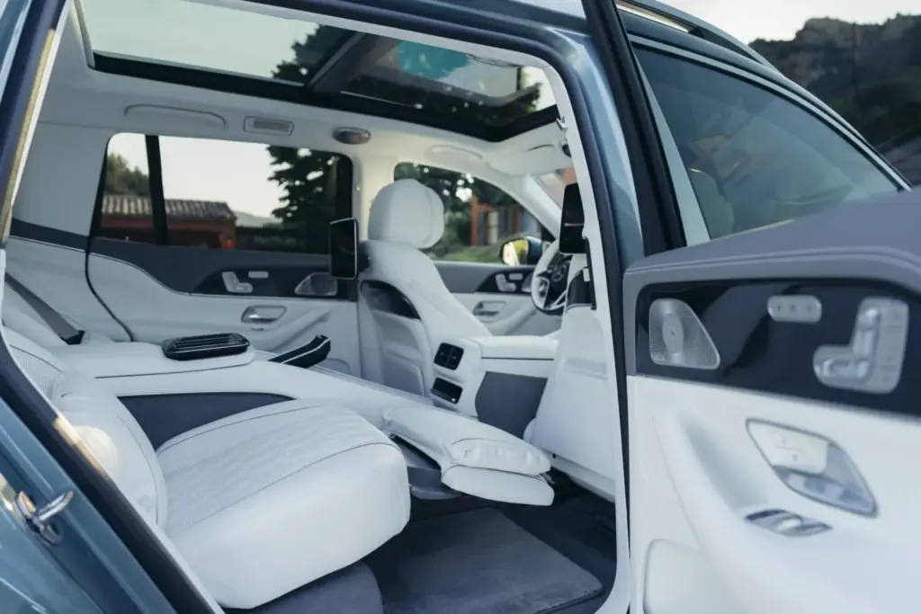 mercedes maybach gls 2027 16 Motor16