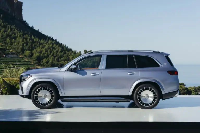 Mercedes-Maybach GLS: El SUV de lujo se renueva con más potencia, más silencio y una nueva firma luminosa