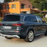 El Mercedes-Maybach GLS 680 estrena suspensión predictiva que anticipa cada bache en el asfalto