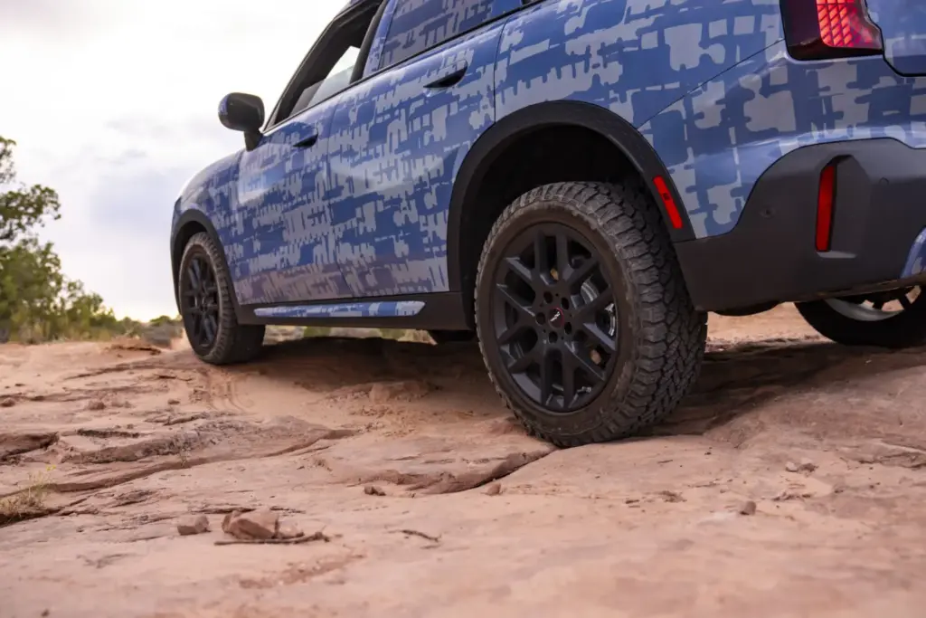 mini countryman offroad edition 40 Motor16