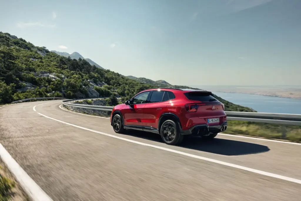 El nuevo Mercedes GLA 2027 llega en noviembre con hasta 657 km de autonomía eléctrica 30 Motor16 nuevo mercedes gla 2027 21 Motor16