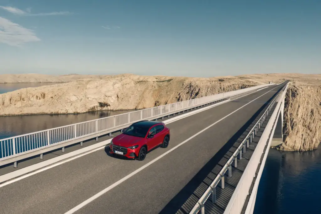El nuevo Mercedes GLA 2027 llega en noviembre con hasta 657 km de autonomía eléctrica 24 Motor16 nuevo mercedes gla 2027 26 Motor16