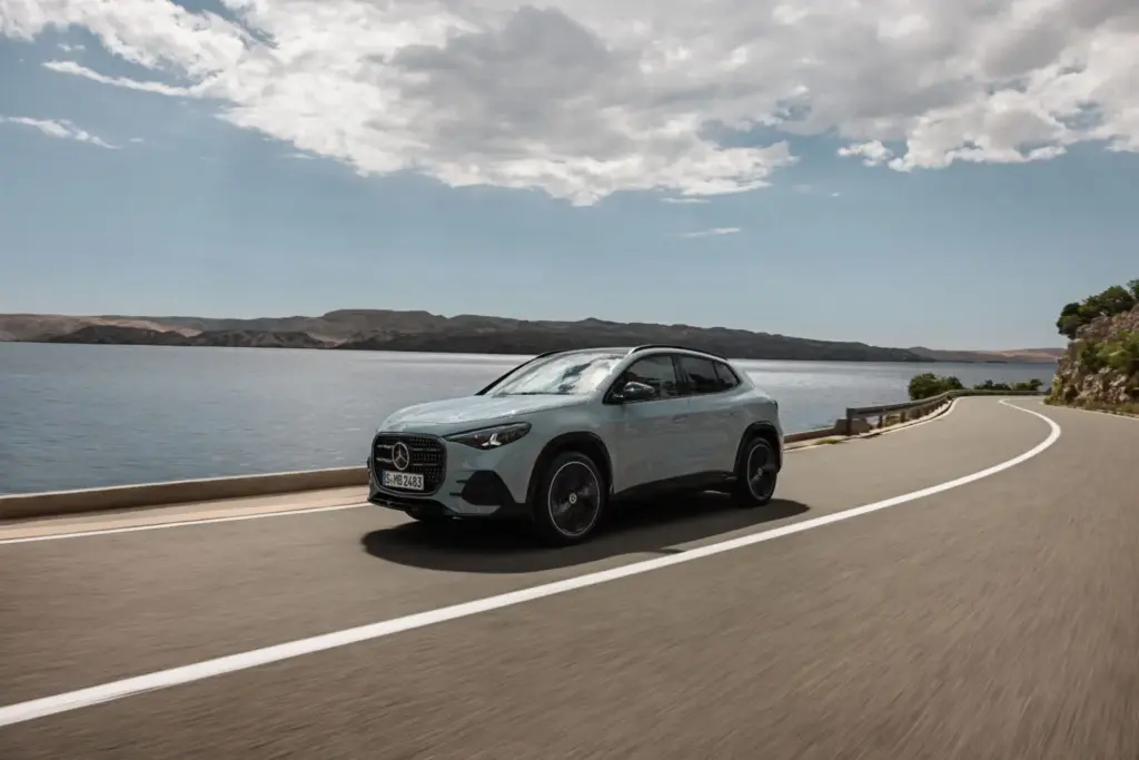 El nuevo Mercedes GLA 2027 llega en noviembre con hasta 657 km de autonomía eléctrica 8 Motor16 nuevo mercedes gla 2027 48 Motor16
