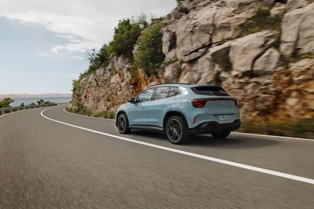 El nuevo Mercedes GLA 2027 llega en noviembre con hasta 657 km de autonomía eléctrica 7 Motor16 nuevo mercedes gla 2027 49 Motor16