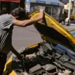 El calor extremo dispara un 8% las averías del coche en verano: ahorra 300 euros revisando esto