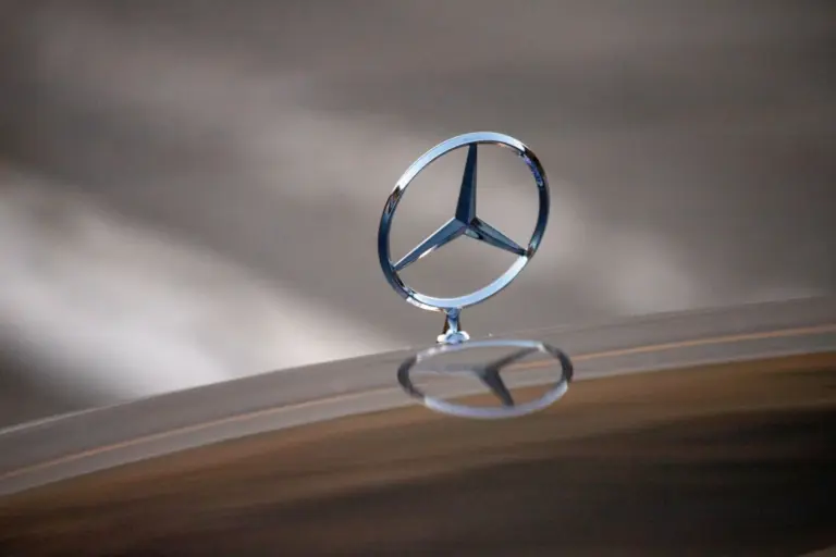 Mercedes se enfrenta a una prohibición en EE.UU. por su inversión china: el CEO no piensa irse