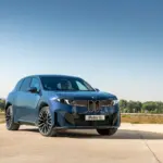 El BMW iX3 acumula más de 100.000 pedidos y lleva su planta a tres turnos