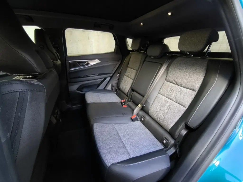 Prueba del Renault Austral E-Tech 200: Un SUV híbrido potente y bien equipado 3 Motor16 Prueba del Renault Austral E-Tech 200: Un SUV híbrido potente y bien equipado
