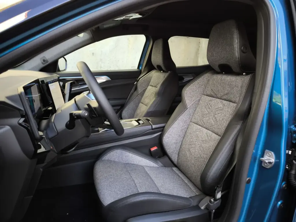 Prueba del Renault Austral E-Tech 200: Un SUV híbrido potente y bien equipado 2 Motor16 Prueba del Renault Austral E-Tech 200: Un SUV híbrido potente y bien equipado