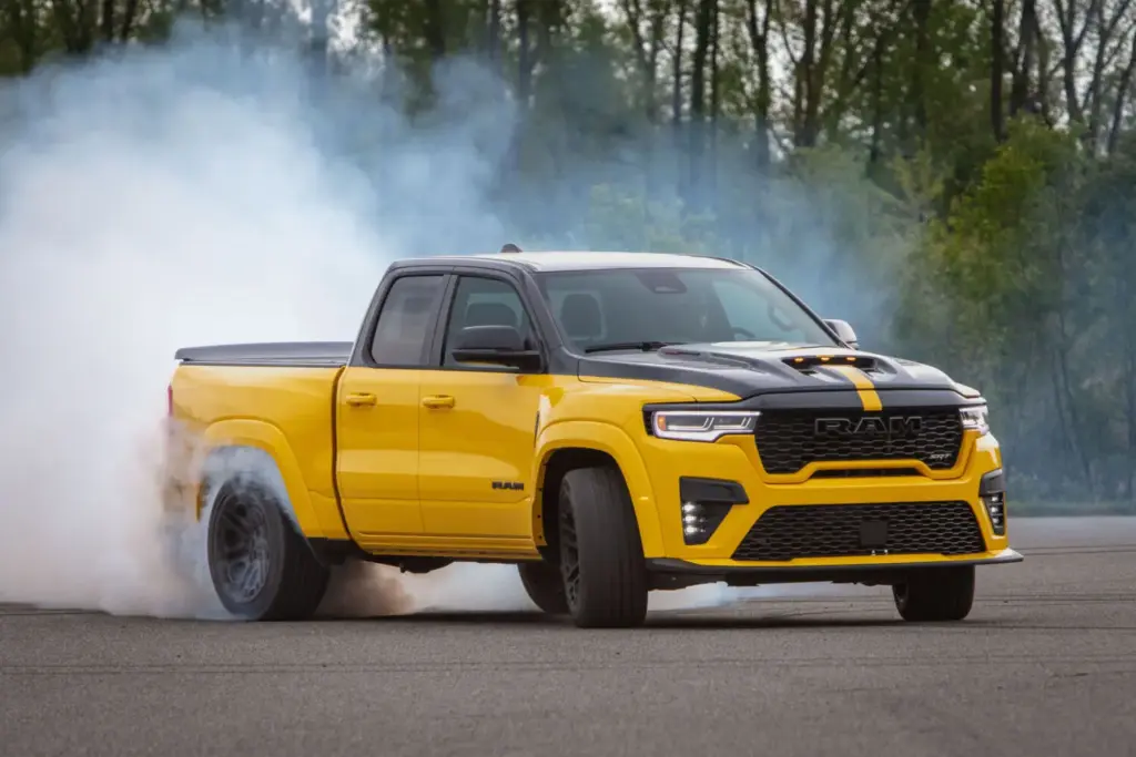 El Ram 1500 Rumble Bee es un pick up “deportivo” con motores V8 de hasta 788 CV