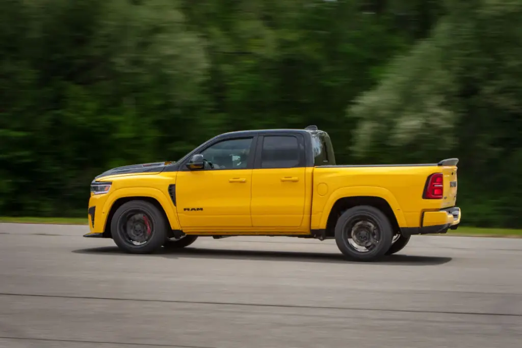 El Ram 1500 Rumble Bee es un pick up “deportivo” con motores V8 de hasta 788 CV