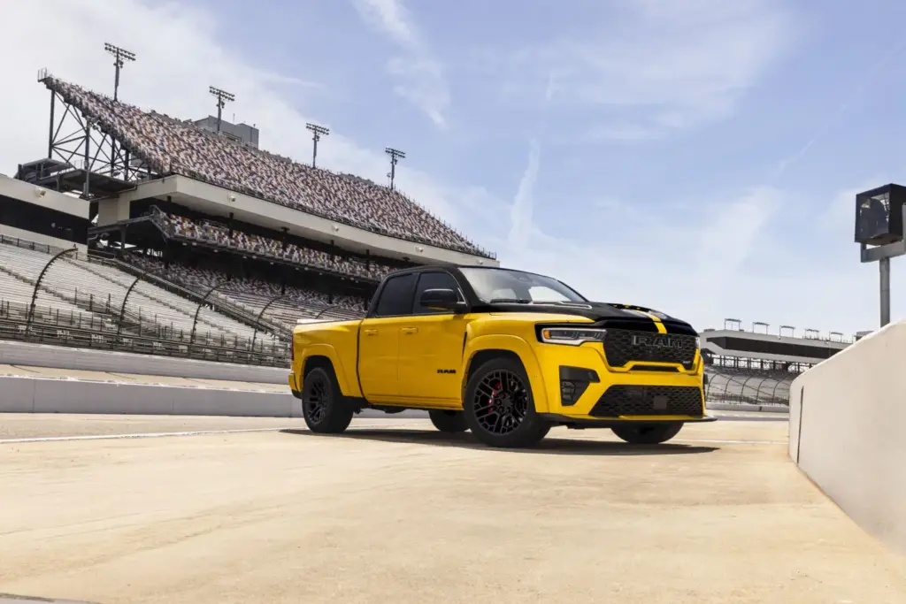 ram 1500 rumble bee 2027 8 Motor16