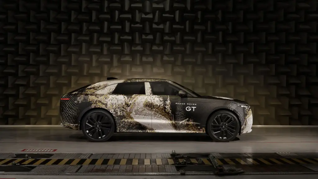 Martin Limpert: “Cuando te sientas en un Range Rover, el tiempo corre un poco más despacio que en el mundo exterior” 1 Motor16 Primer contacto con el Range Rover GT: Así es el nuevo gran turismo eléctrico de la firma británica. Martin Limpert