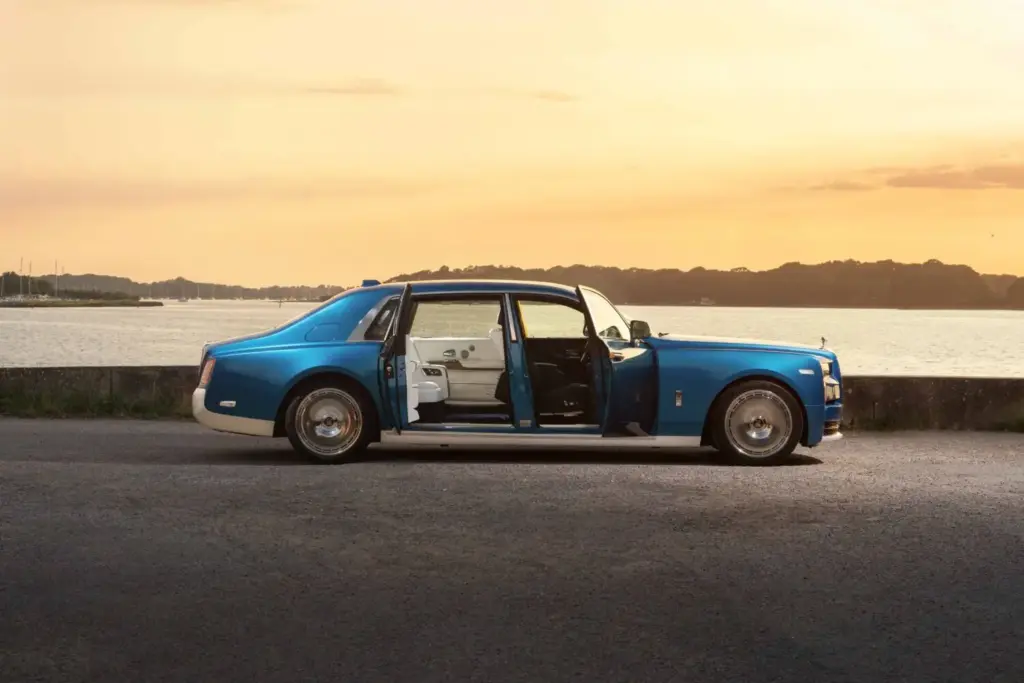 Rolls-Royce Phantom Regatta: un Phantom Extended inspirado en el mar 9 Motor16 rolls royce phantom regatta 2026 one off 8 Motor16
