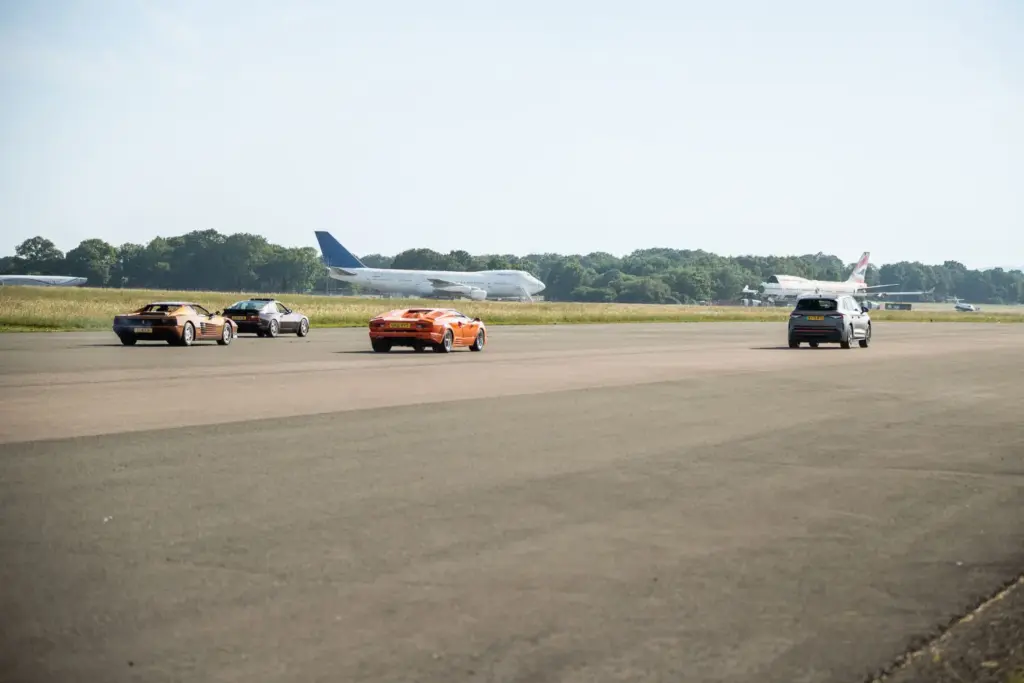 El Škoda Elroq vRS se mide con los superdeportivos de los 80 16 Motor16 skoda elroq vrs drag race 2 Motor16